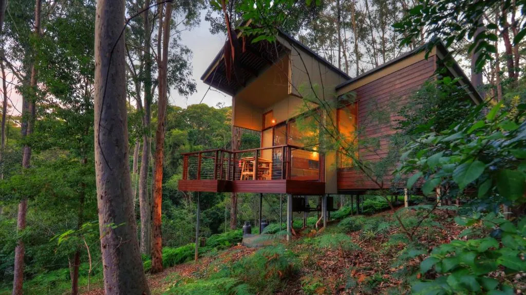 Forest Garden Cottage - Private Ocean-Side Retreat